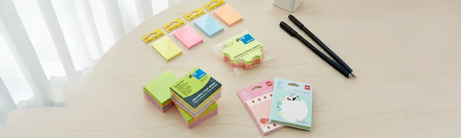Notas adhesivas para recordatorios y organización